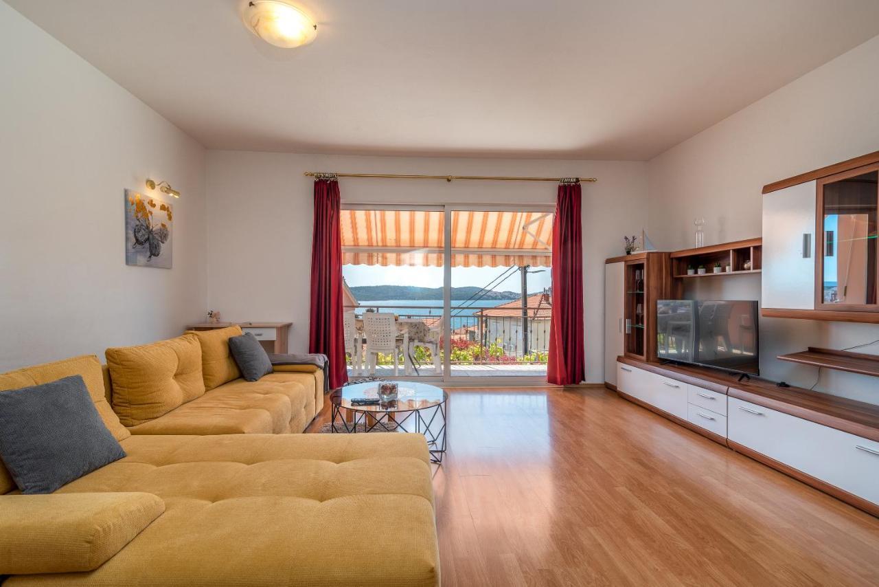 Comfortable Apartment Near The Sea Traù Esterno foto