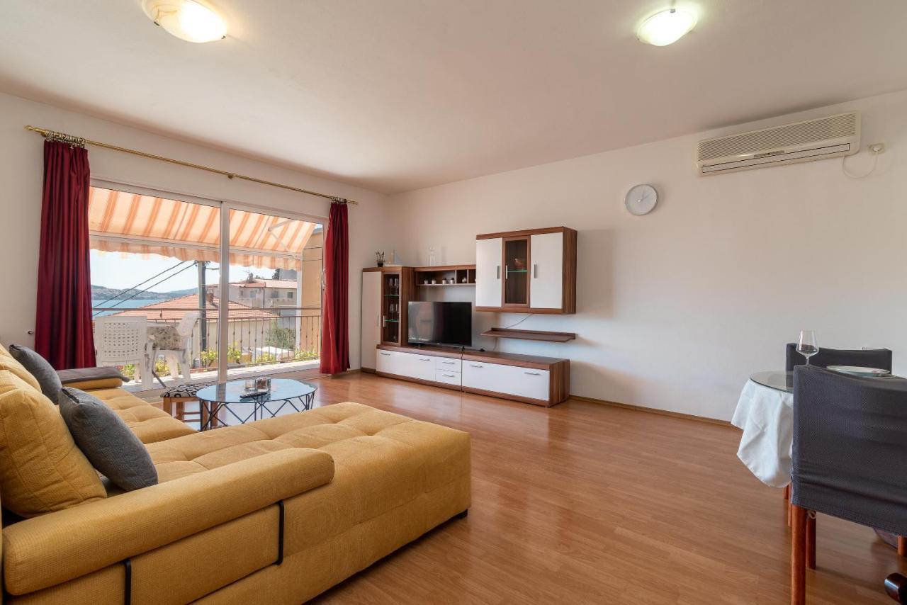 Comfortable Apartment Near The Sea Traù Esterno foto