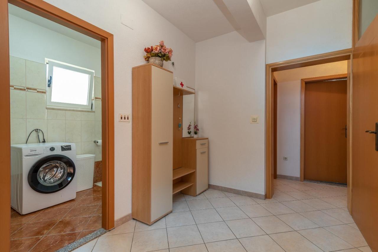 Comfortable Apartment Near The Sea Traù Esterno foto