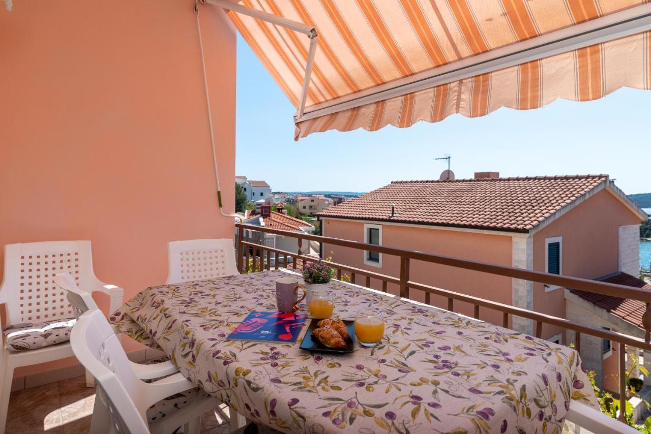 Comfortable Apartment Near The Sea Traù Esterno foto