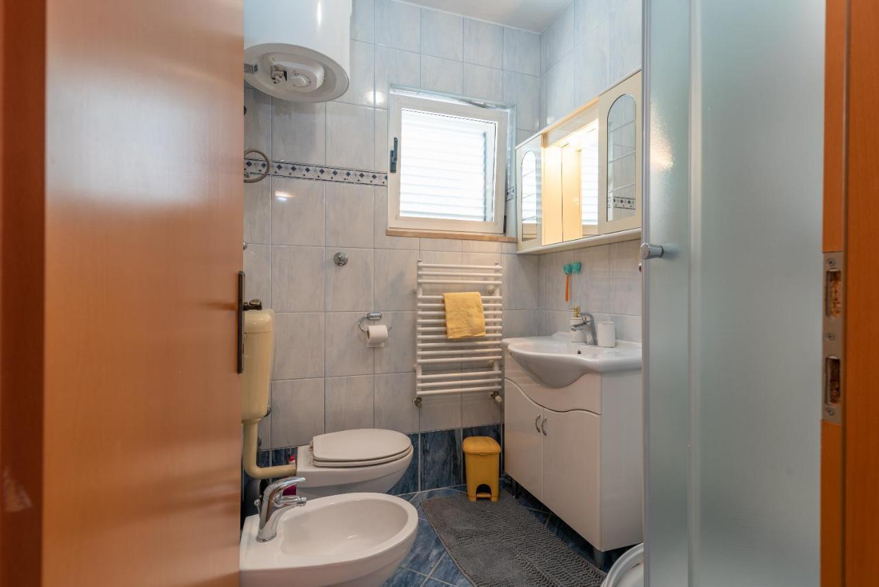 Comfortable Apartment Near The Sea Traù Esterno foto