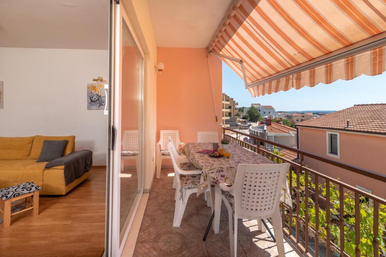 Comfortable Apartment Near The Sea Traù Esterno foto