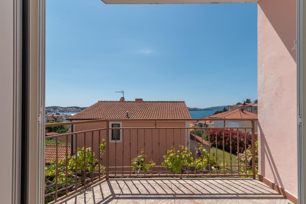 Comfortable Apartment Near The Sea Traù Esterno foto
