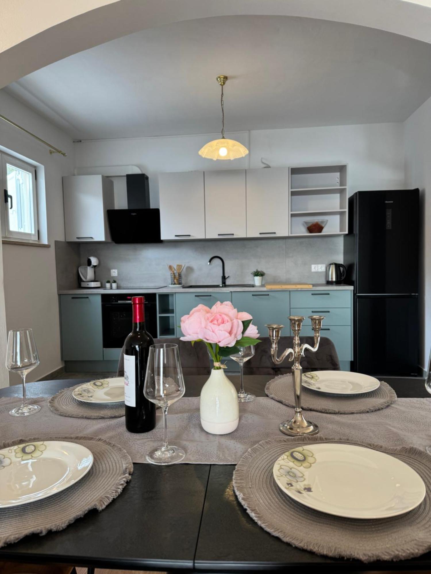 Comfortable Apartment Near The Sea Traù Esterno foto